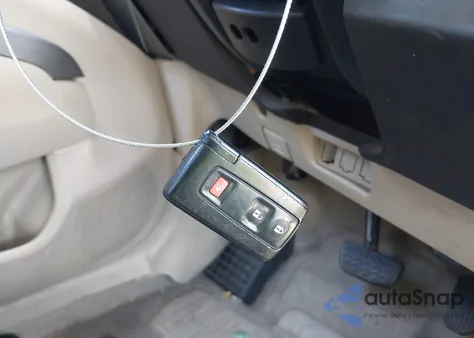 2004 Toyota Prius из США, поврежденный, VIN JTDKB20U640042776